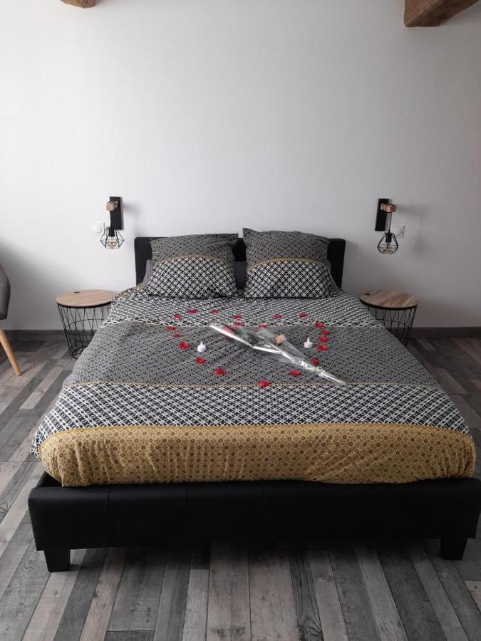 Nuit Romantique Saint-Christophe-en-Brionnais Exteriör bild